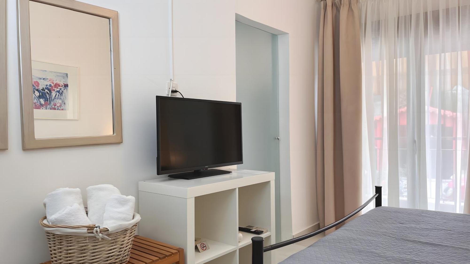 سارتي Almira Studios المظهر الخارجي الصورة